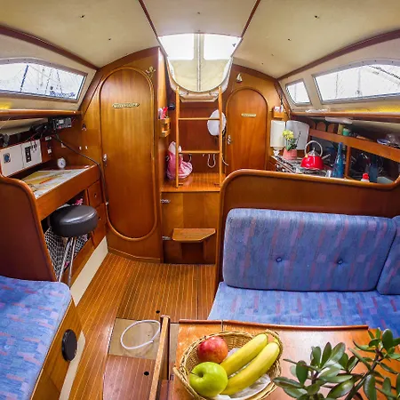 Norwavey, Sleep In A Boat Botel